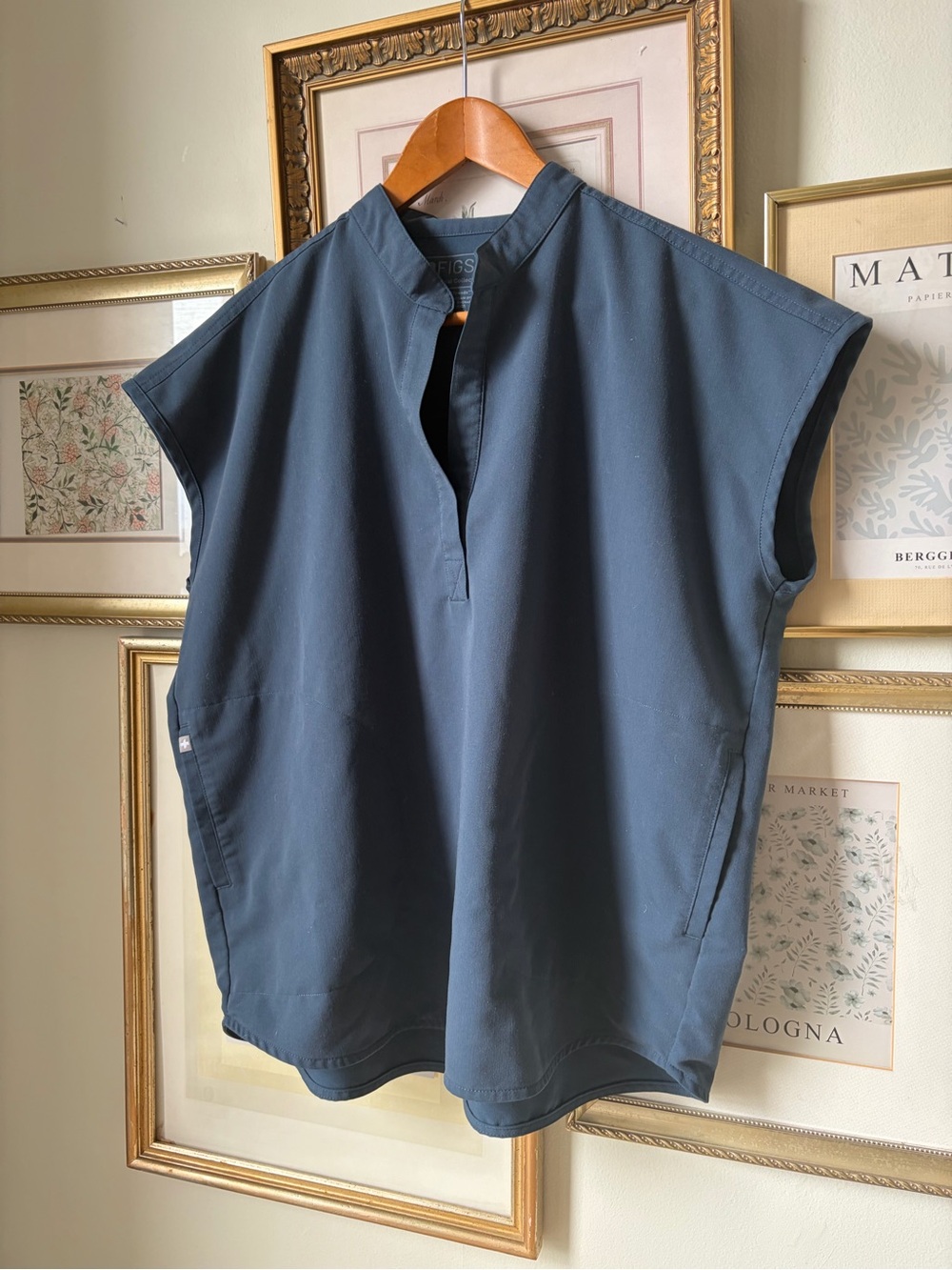 Figs Rafaela Oversized Scrub Top Dark Harbor Medium - Picture 8 of 11